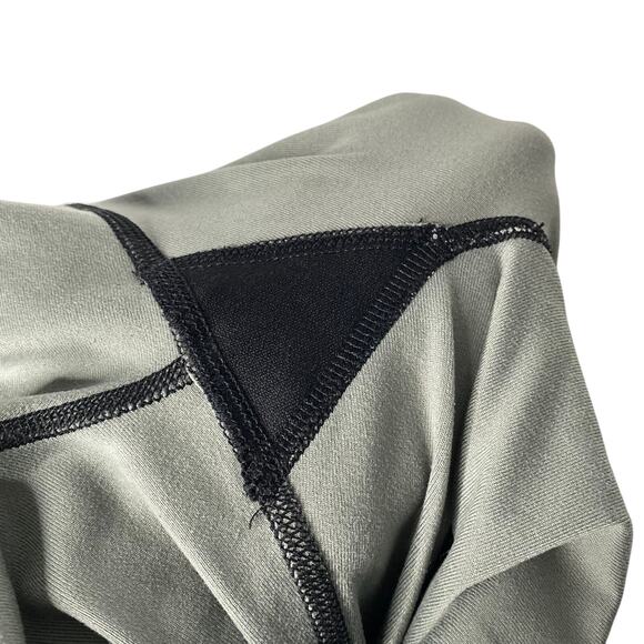 Nike Chevron Capri Leggings Size XS Legend 2.0 Training Dri-Fit Athletic Zig Zag - Picture 7 of 9